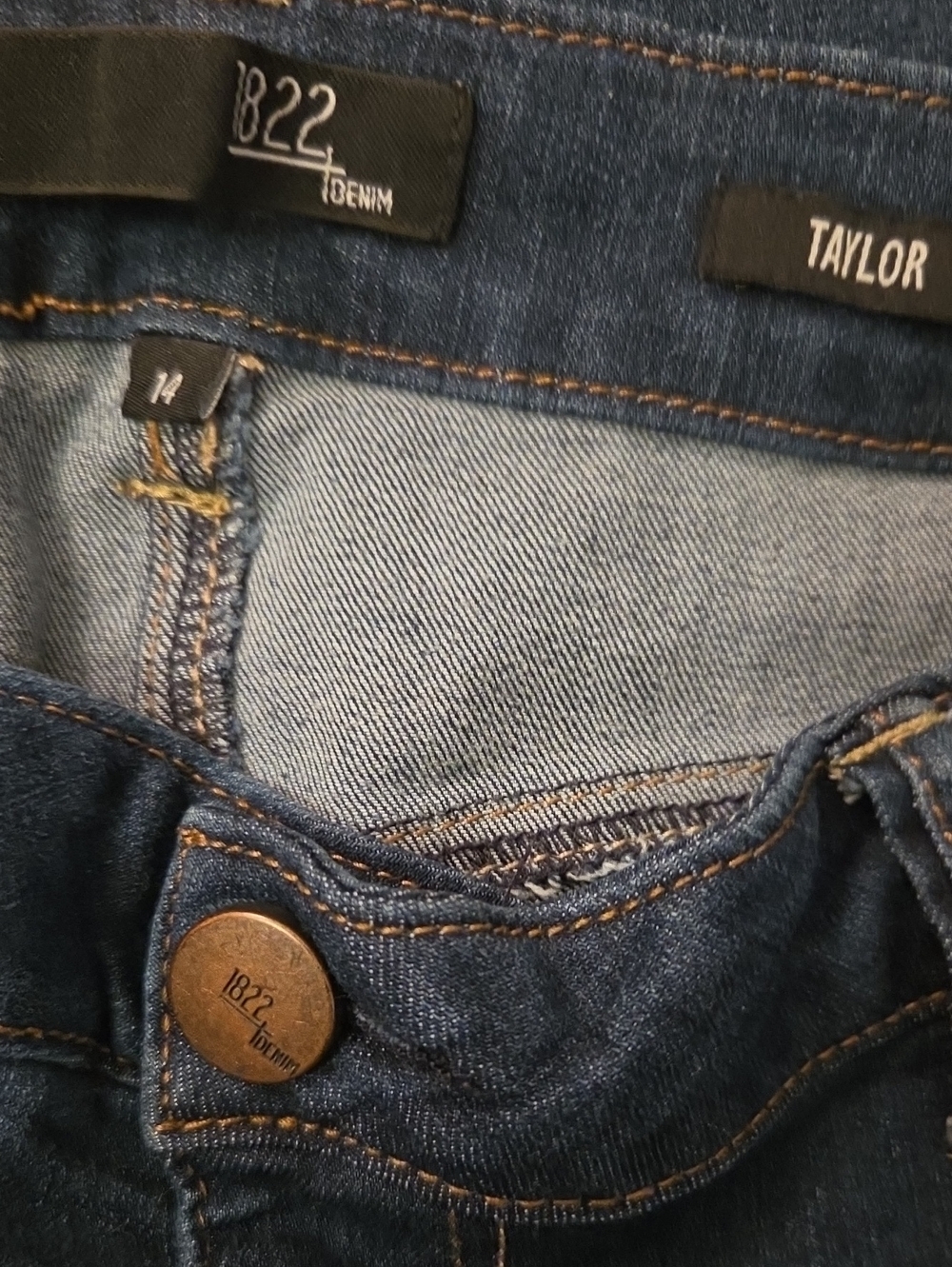 Jeans - Picture 2 of 3